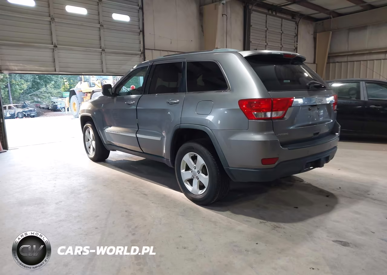 2012 Jeep Grand Cherokee Laredo VIN:1C4RJEAG8CC270951 - 3
