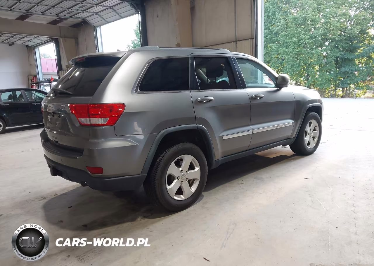 2012 Jeep Grand Cherokee Laredo VIN:1C4RJEAG8CC270951 - 4