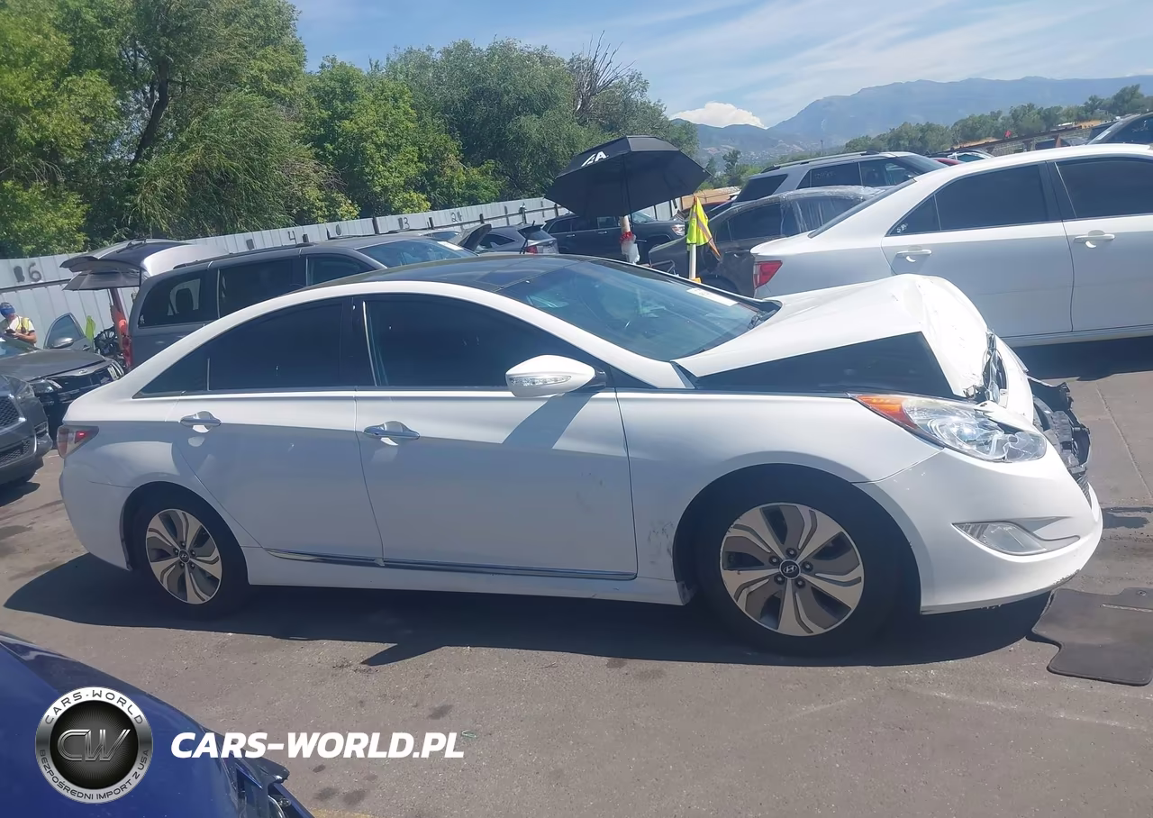 2015 Hyundai Sonata Hybrid Limited VIN:KMHEC4A46FA131910 - 13