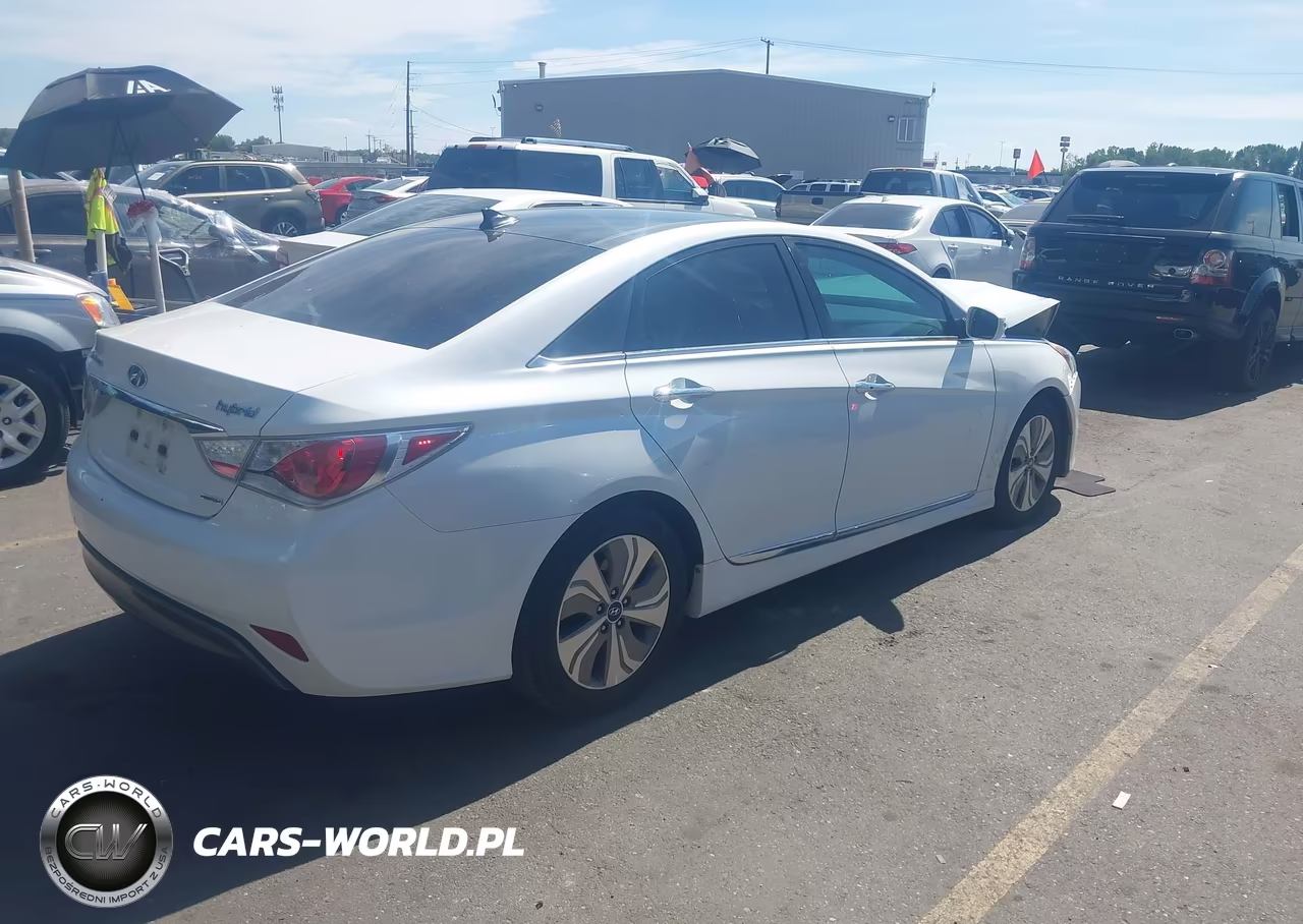 2015 Hyundai Sonata Hybrid Limited VIN:KMHEC4A46FA131910 - 4