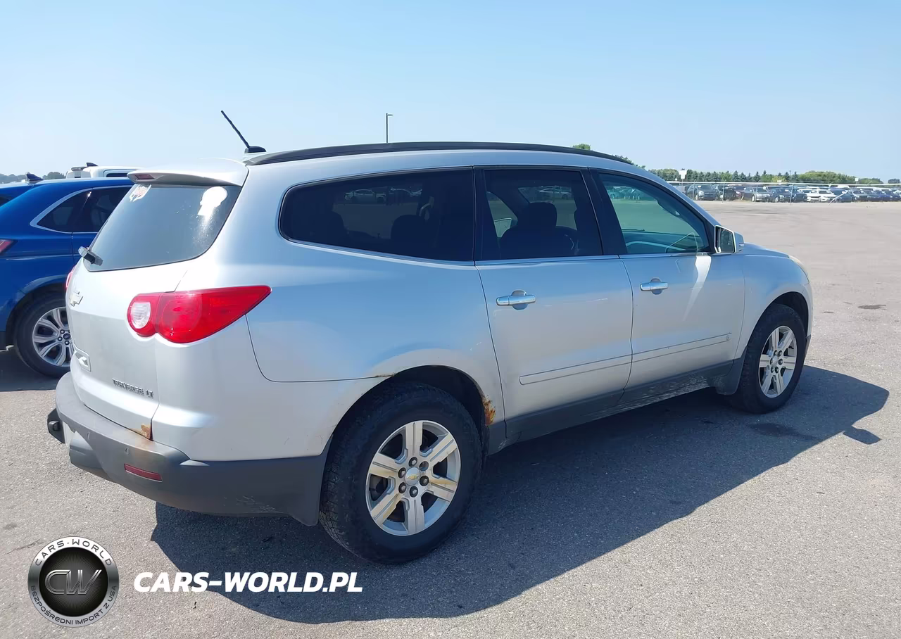 2010 Chevrolet Traverse Lt VIN:1GNLVGED5AS121526 - 4