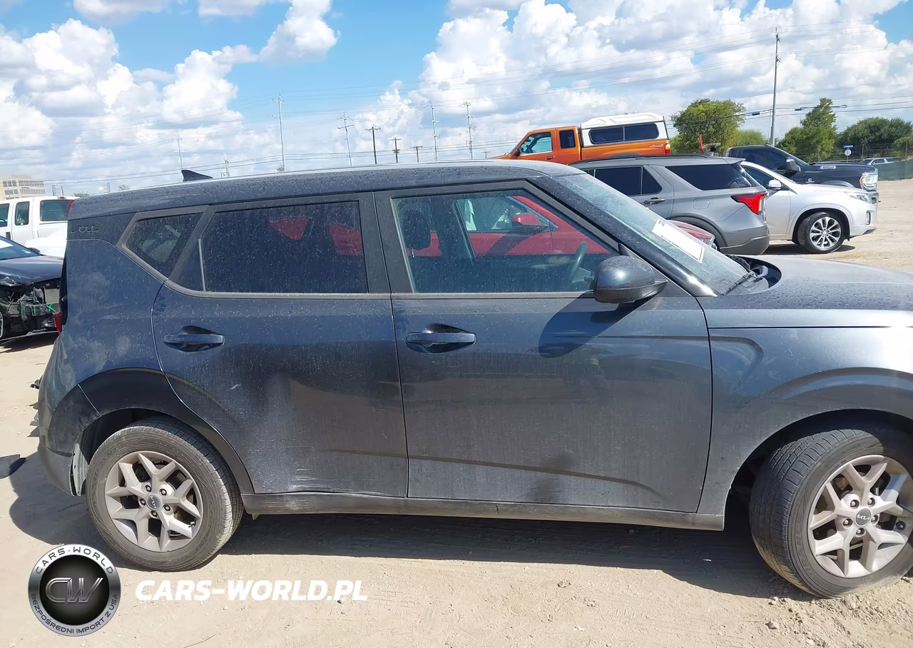 2022 Kia Soul Lx VIN:KNDJ23AU9N7833652 - 13