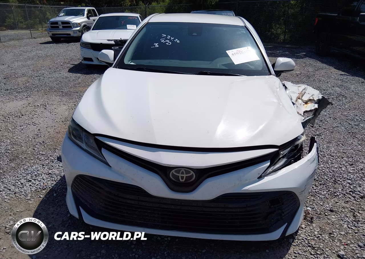 2018 Toyota Camry Le VIN:JTNB11HK3J3010633 - 12