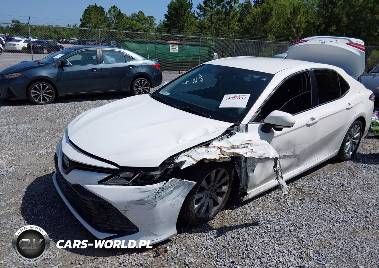 2018 Toyota Camry Le VIN:JTNB11HK3J3010633 - 2