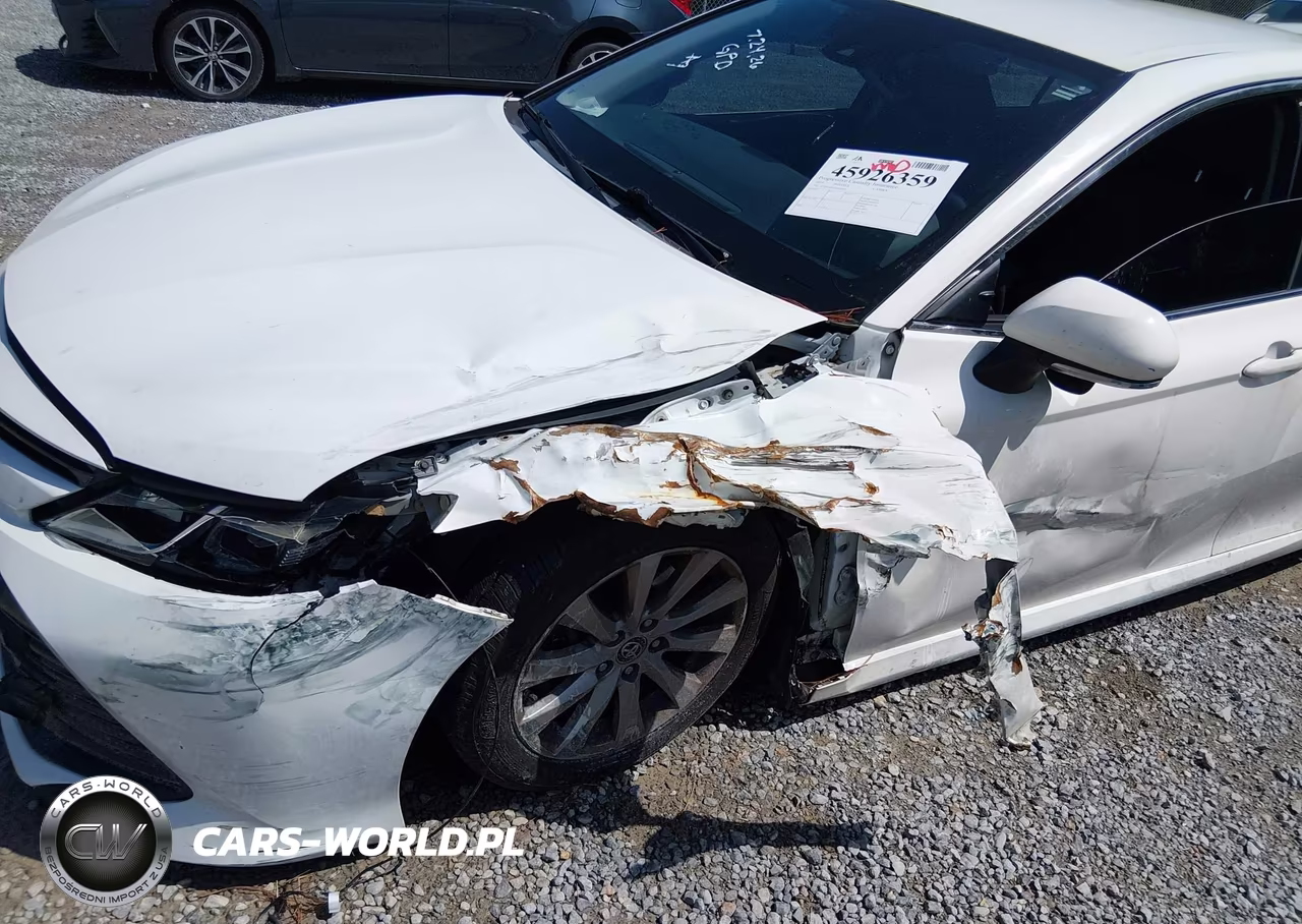 2018 Toyota Camry Le VIN:JTNB11HK3J3010633 - 6