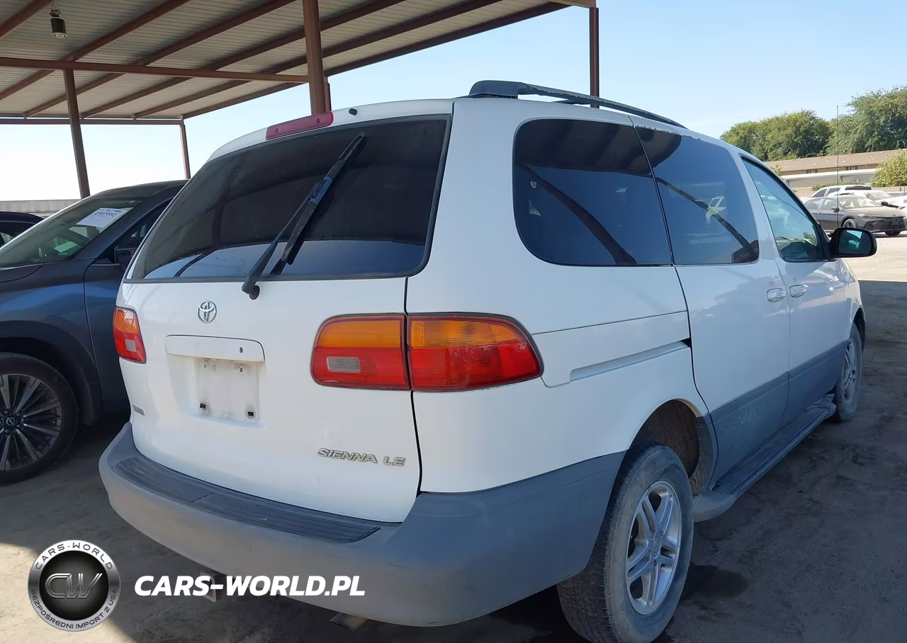 2000 Toyota Sienna Le VIN:4T3ZF13C5YU241755 - 4