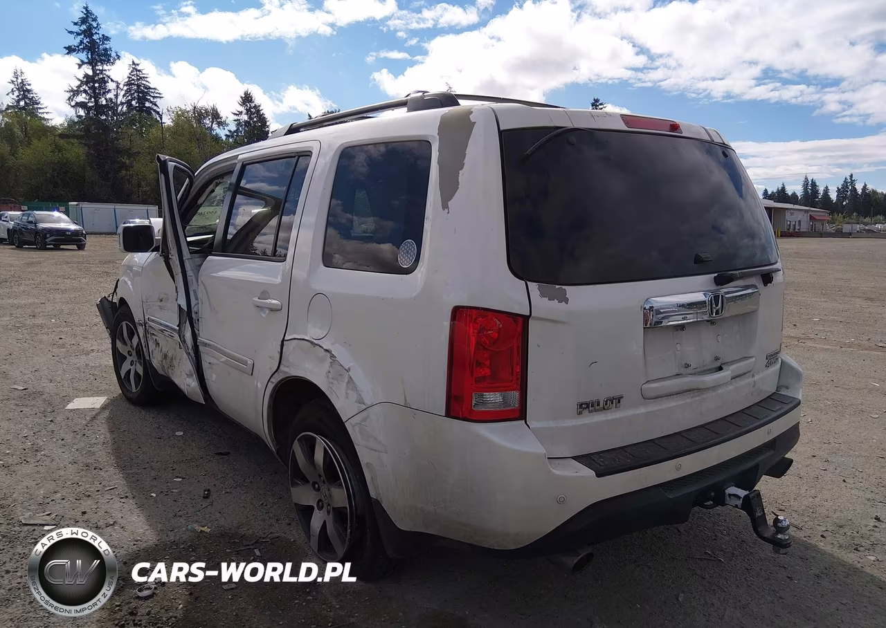2012 Honda Pilot Touring VIN:5FNYF4H90CB055436 - 3