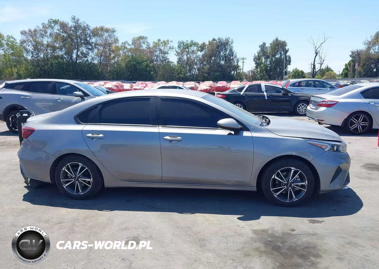 2022 Kia Forte Lxs VIN:3KPF24AD4NE497307 - 13