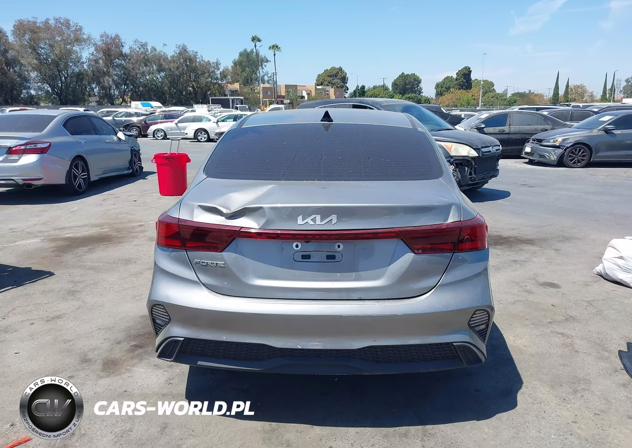 2022 Kia Forte Lxs VIN:3KPF24AD4NE497307 - 16