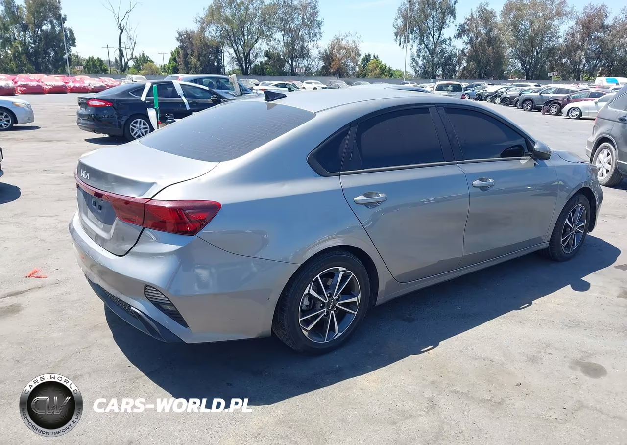 2022 Kia Forte Lxs VIN:3KPF24AD4NE497307 - 4