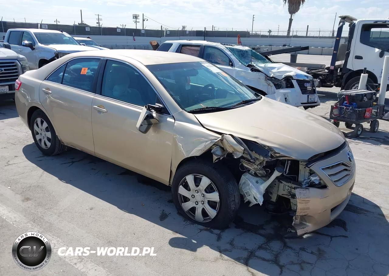 2011 Toyota Camry Le – zdjęcie 1 z 11
