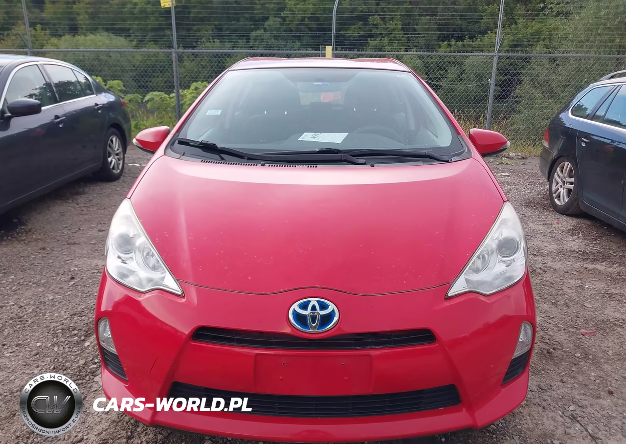 2013 Toyota Prius C Two VIN:JTDKDTB30D1536839 - 6