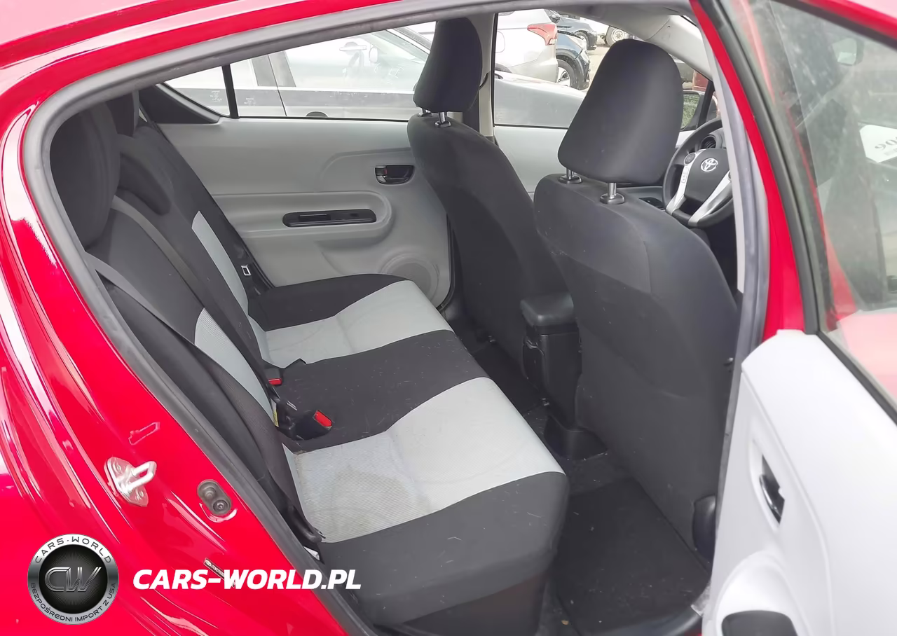 2013 Toyota Prius C Two VIN:JTDKDTB30D1536839 - 8