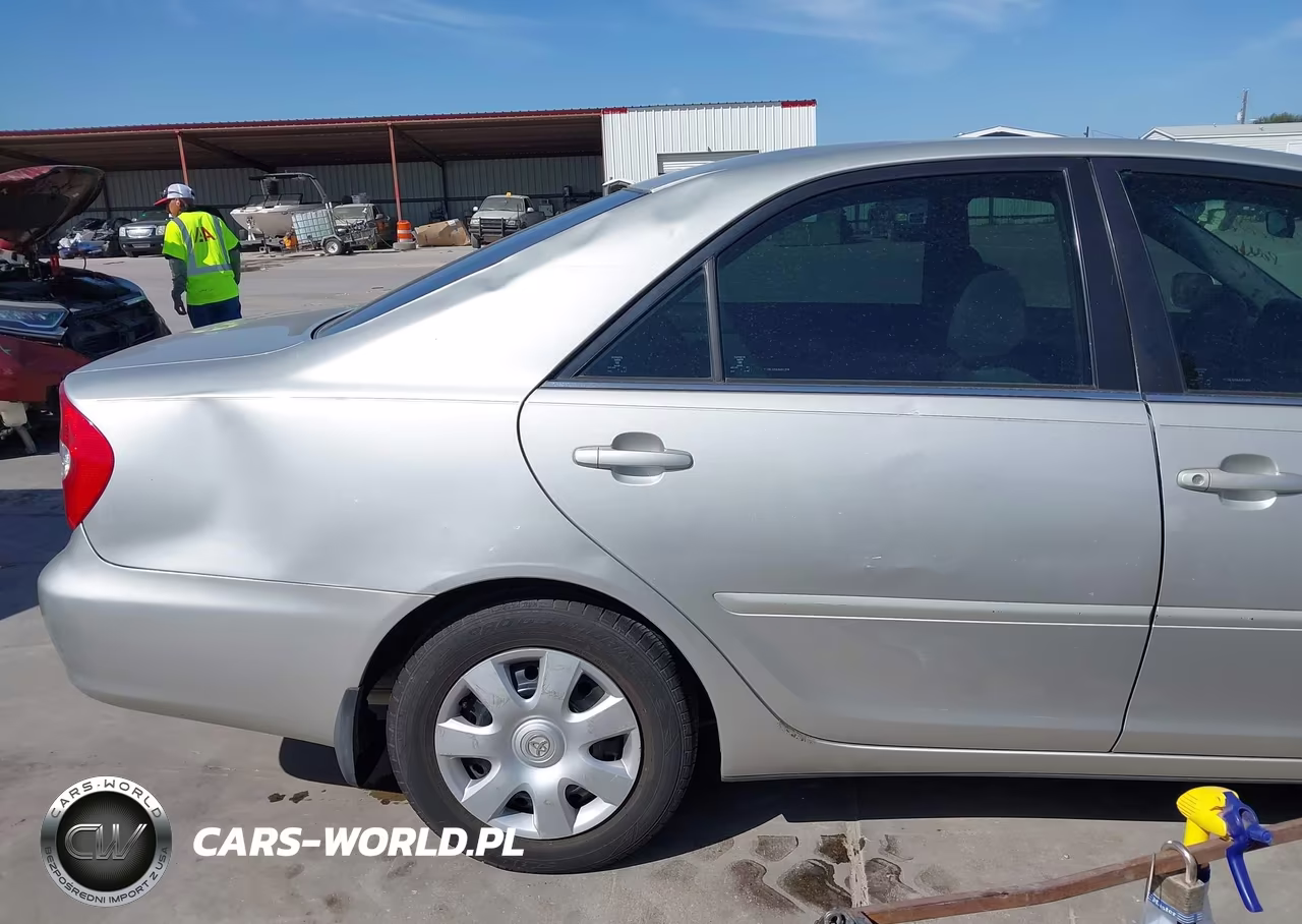 2002 Toyota Camry Le VIN:4T1BE32K62U511956 - 12