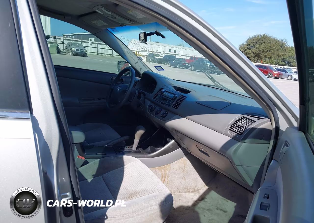 2002 Toyota Camry Le VIN:4T1BE32K62U511956 - 5