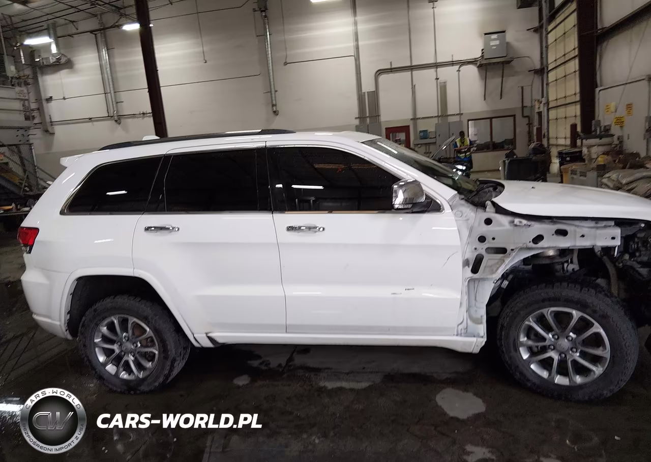 2015 Jeep Grand Cherokee Overland VIN:1C4RJFCM5FC757053 - 14