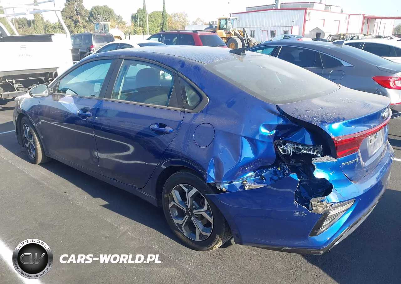 2021 Kia Forte Lxs VIN:3KPF24AD9ME375248 - 3