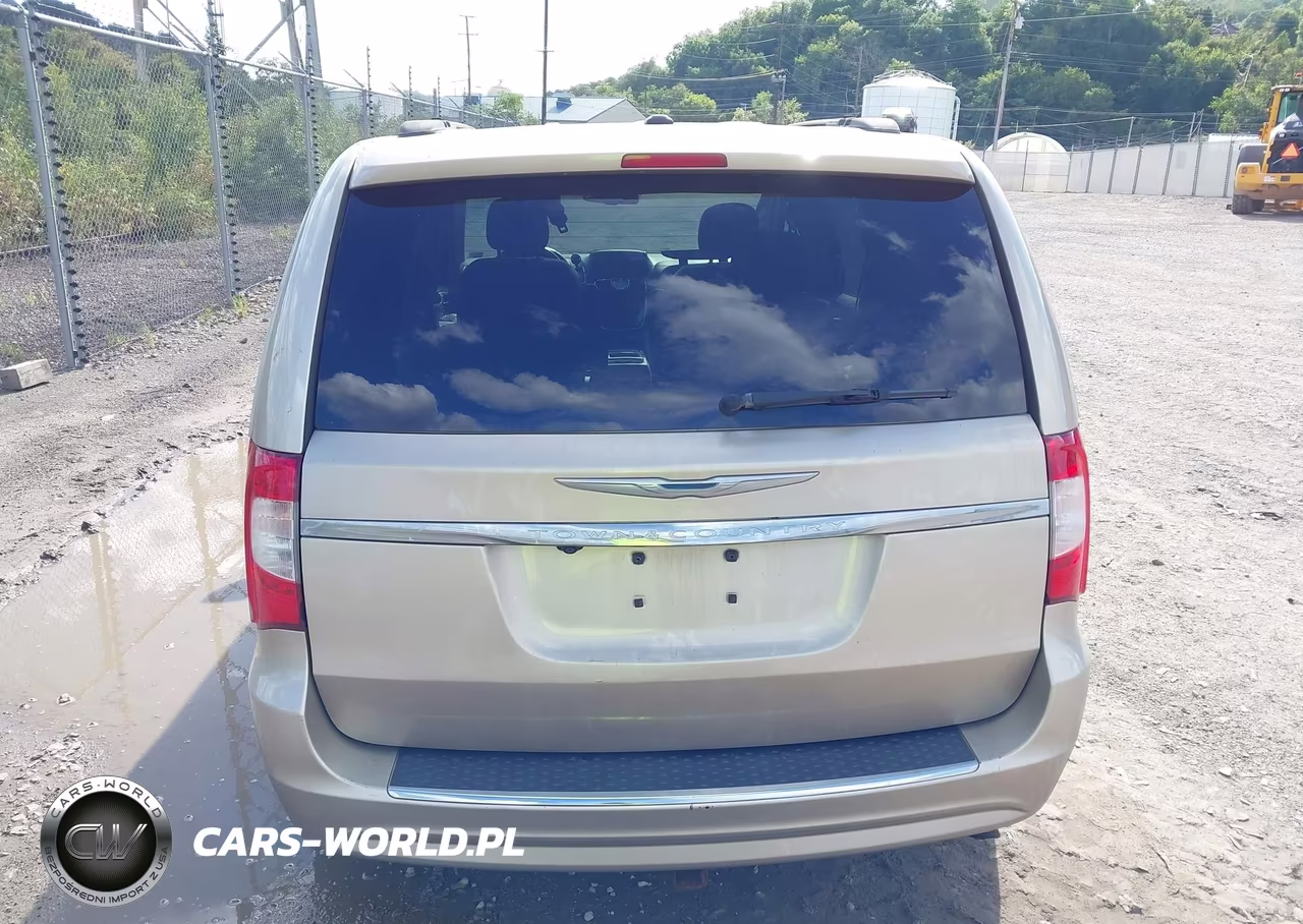 2016 Chrysler Town & Country Touring VIN:2C4RC1BG0GR128639 - 16
