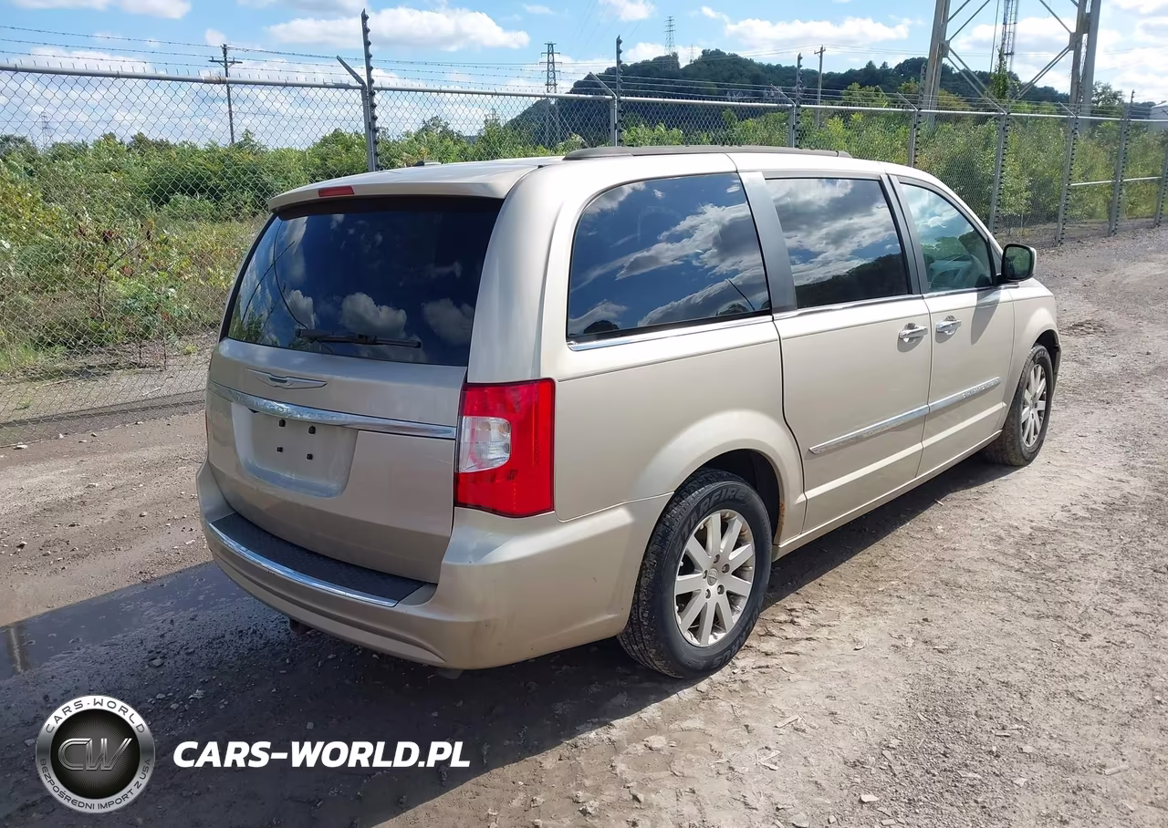 2016 Chrysler Town & Country Touring VIN:2C4RC1BG0GR128639 - 4