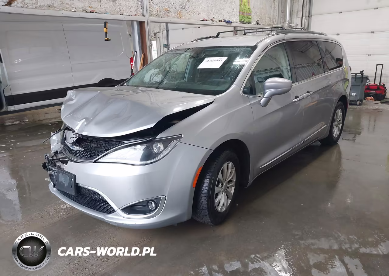 2018 Chrysler Pacifica Touring L VIN:2C4RC1BG9JR120014 - 2