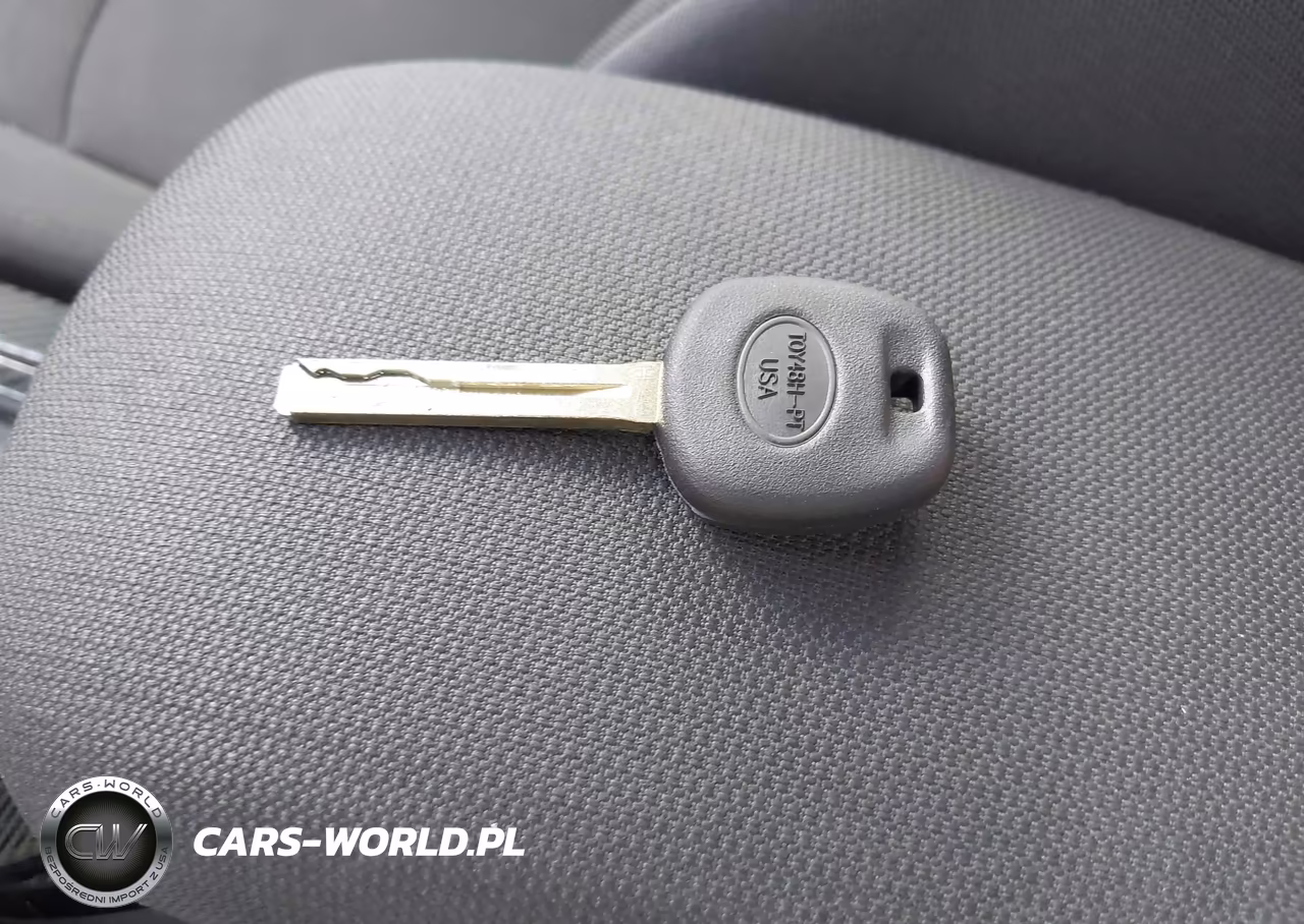2021 Toyota Corolla Le VIN:JTDEPMAE0MJ150242 - 11
