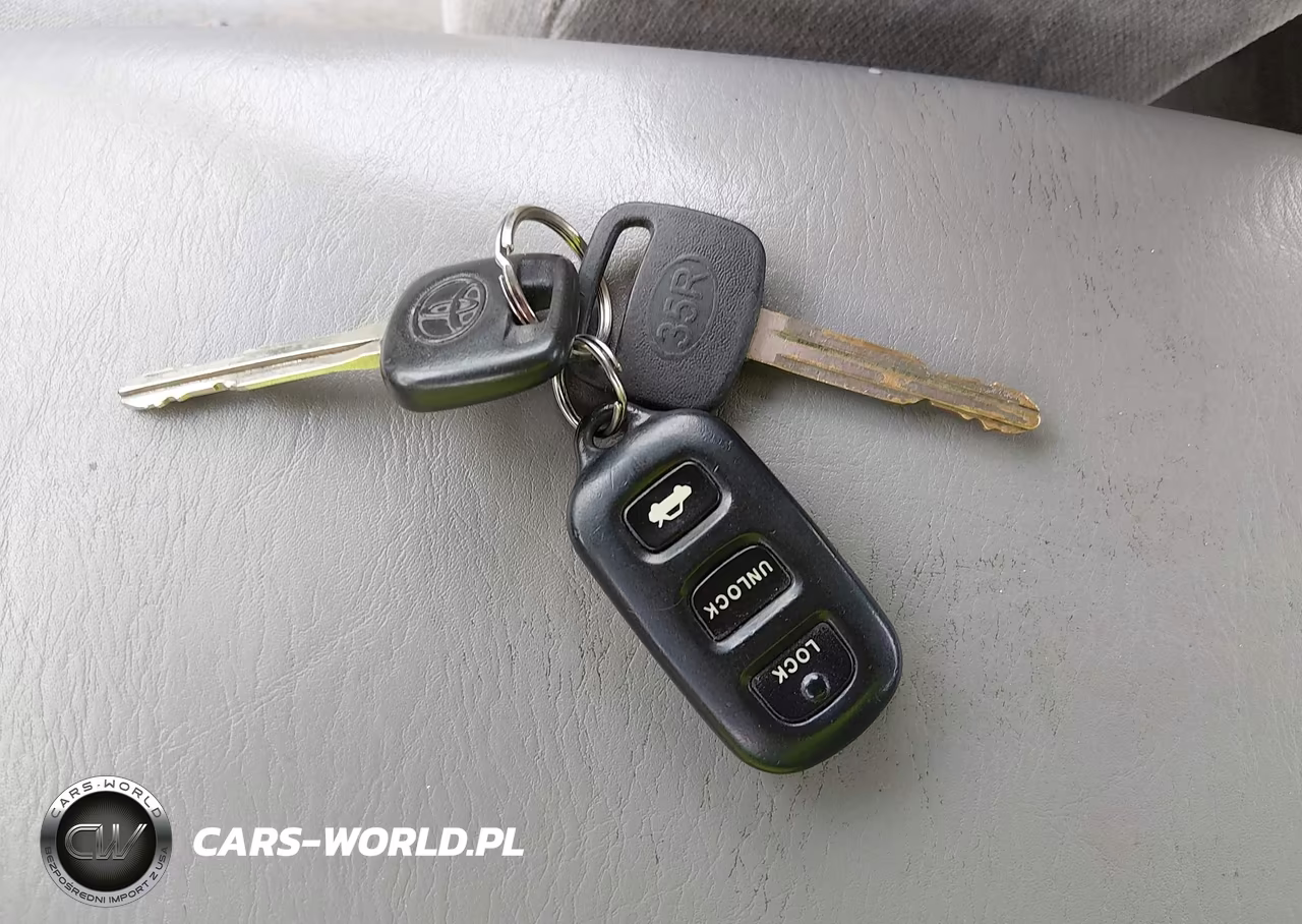 2002 Toyota Camry Le VIN:4T1BE32K92U021012 - 11