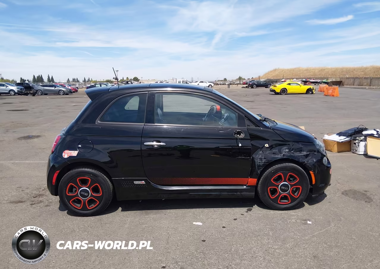 2017 Fiat 500E Battery Electric VIN:3C3CFFGE6HT586237 - 14