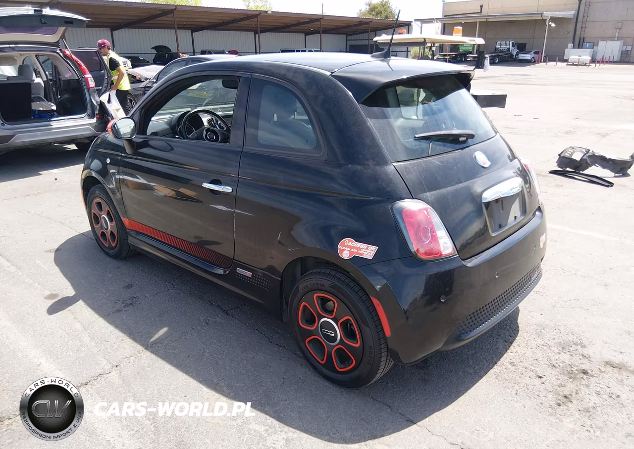 2017 Fiat 500E Battery Electric VIN:3C3CFFGE6HT586237 - 3