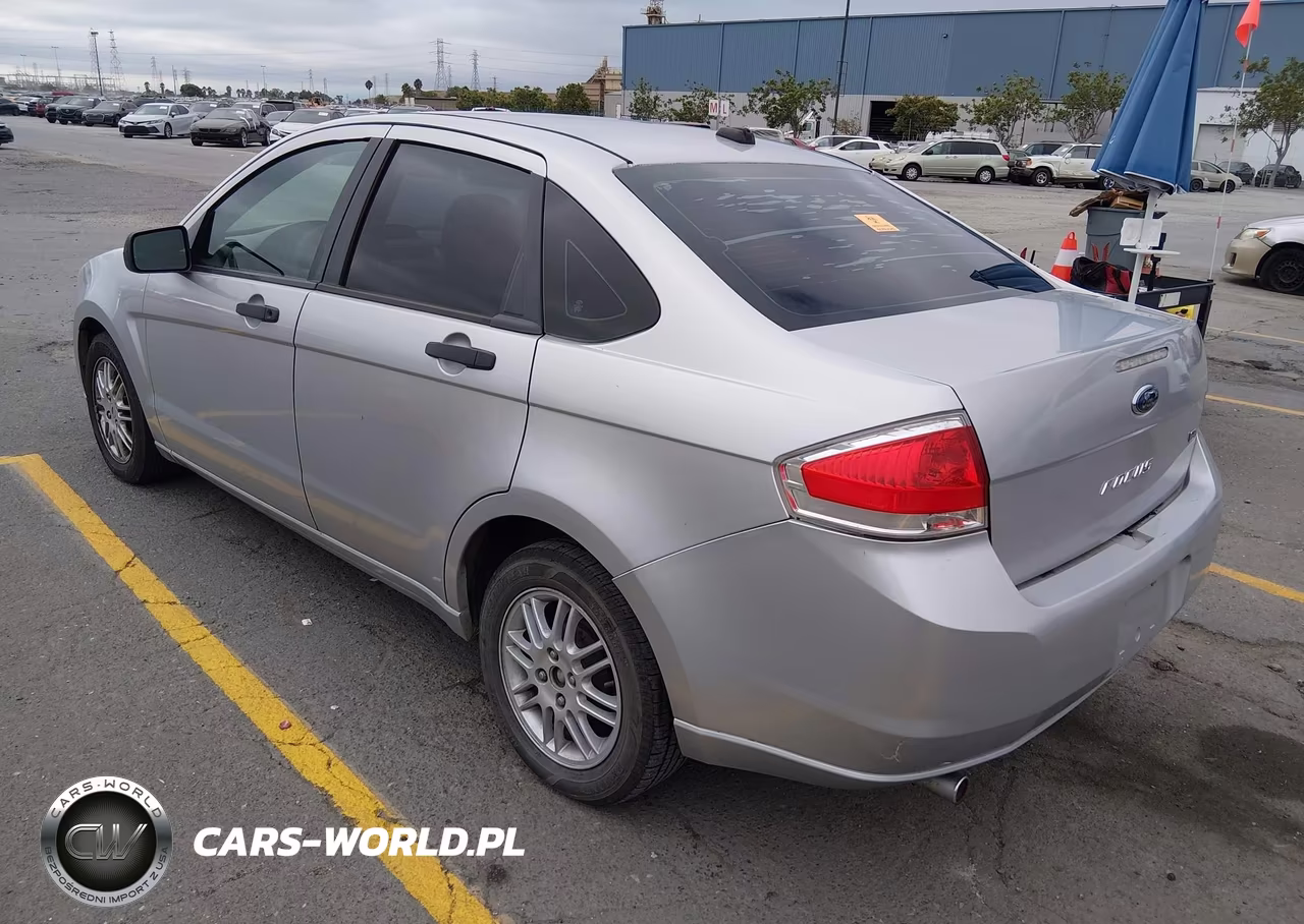 2010 Ford Focus Se VIN:1FAHP3FN5AW188313 - 3