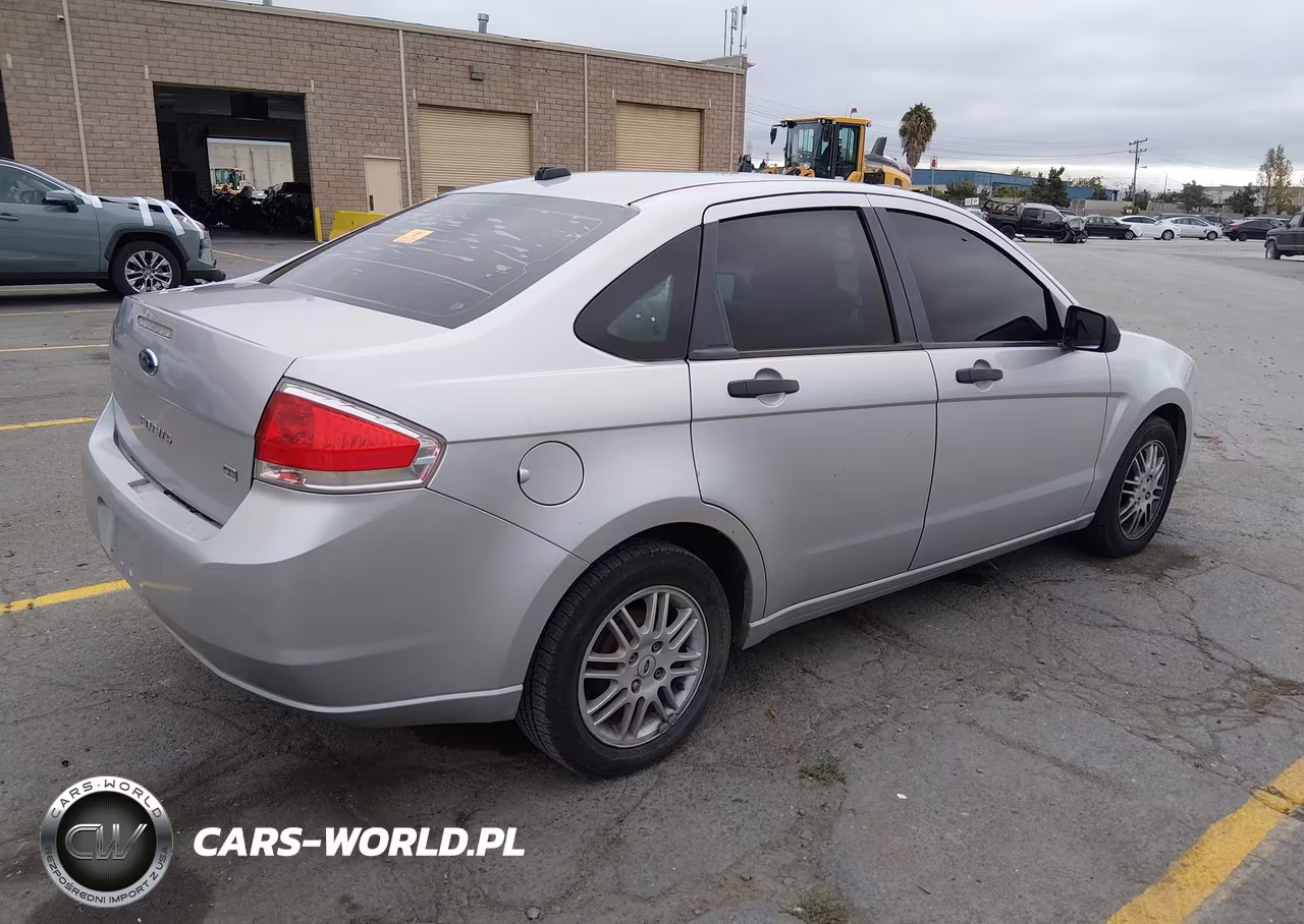 2010 Ford Focus Se VIN:1FAHP3FN5AW188313 - 4