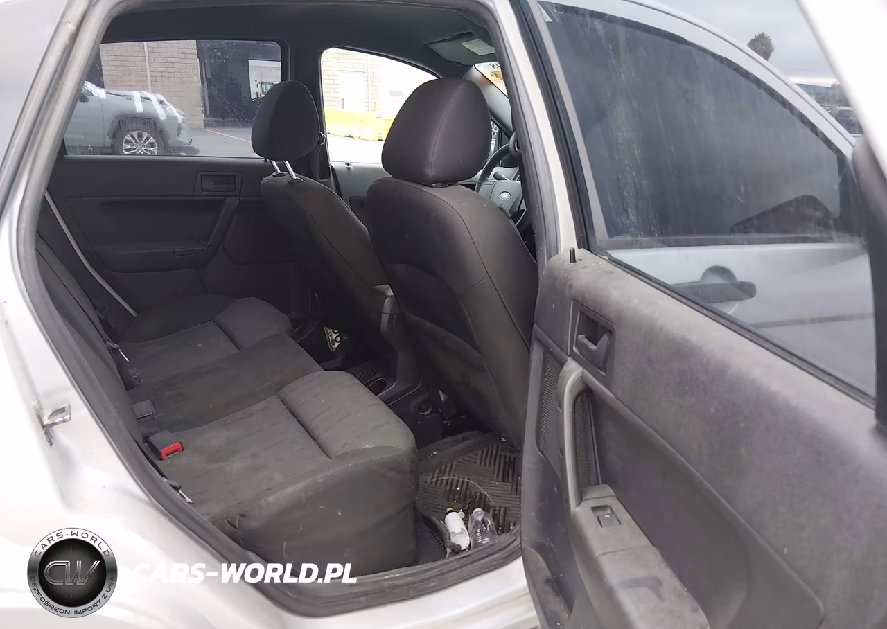 2010 Ford Focus Se VIN:1FAHP3FN5AW188313 - 8