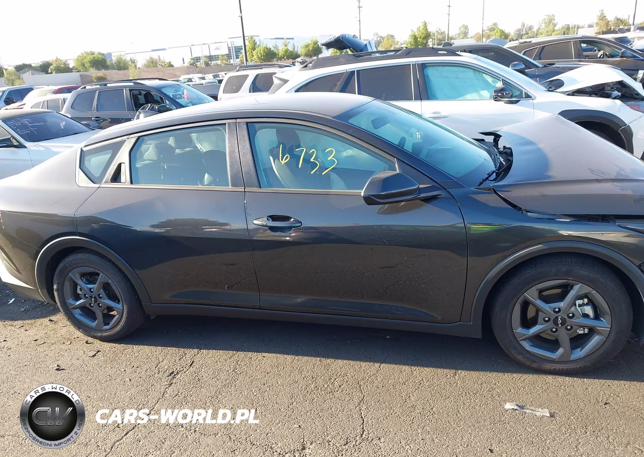2025 Kia K4 Lxs VIN:3KPFT4DE5SE237446 - 13