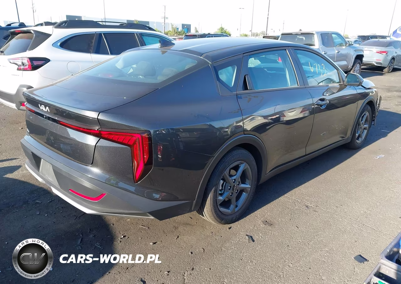2025 Kia K4 Lxs VIN:3KPFT4DE5SE237446 - 4