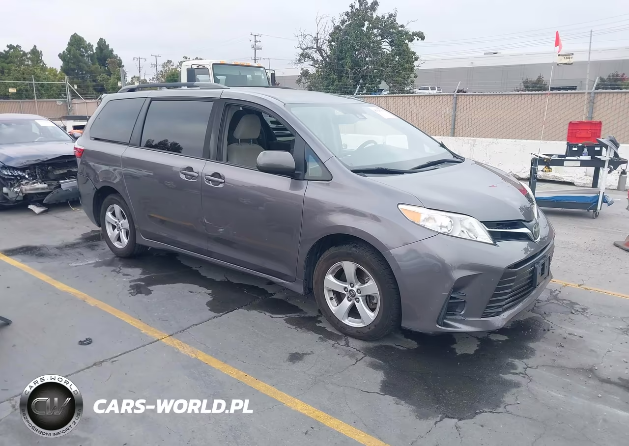 2019 Toyota Sienna Le 8 Passenger