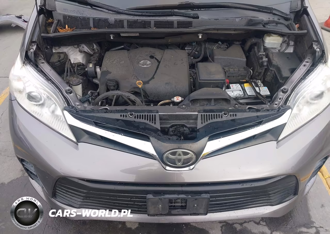 2019 Toyota Sienna Le 8 Passenger VIN:5TDKZ3DC2KS014938 - 10