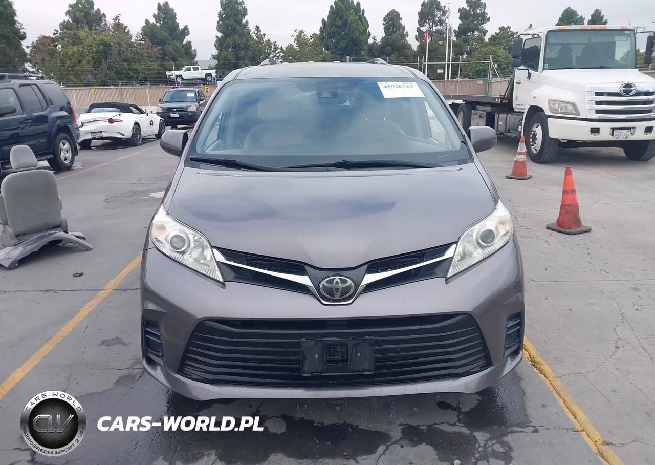 2019 Toyota Sienna Le 8 Passenger VIN:5TDKZ3DC2KS014938 - 13