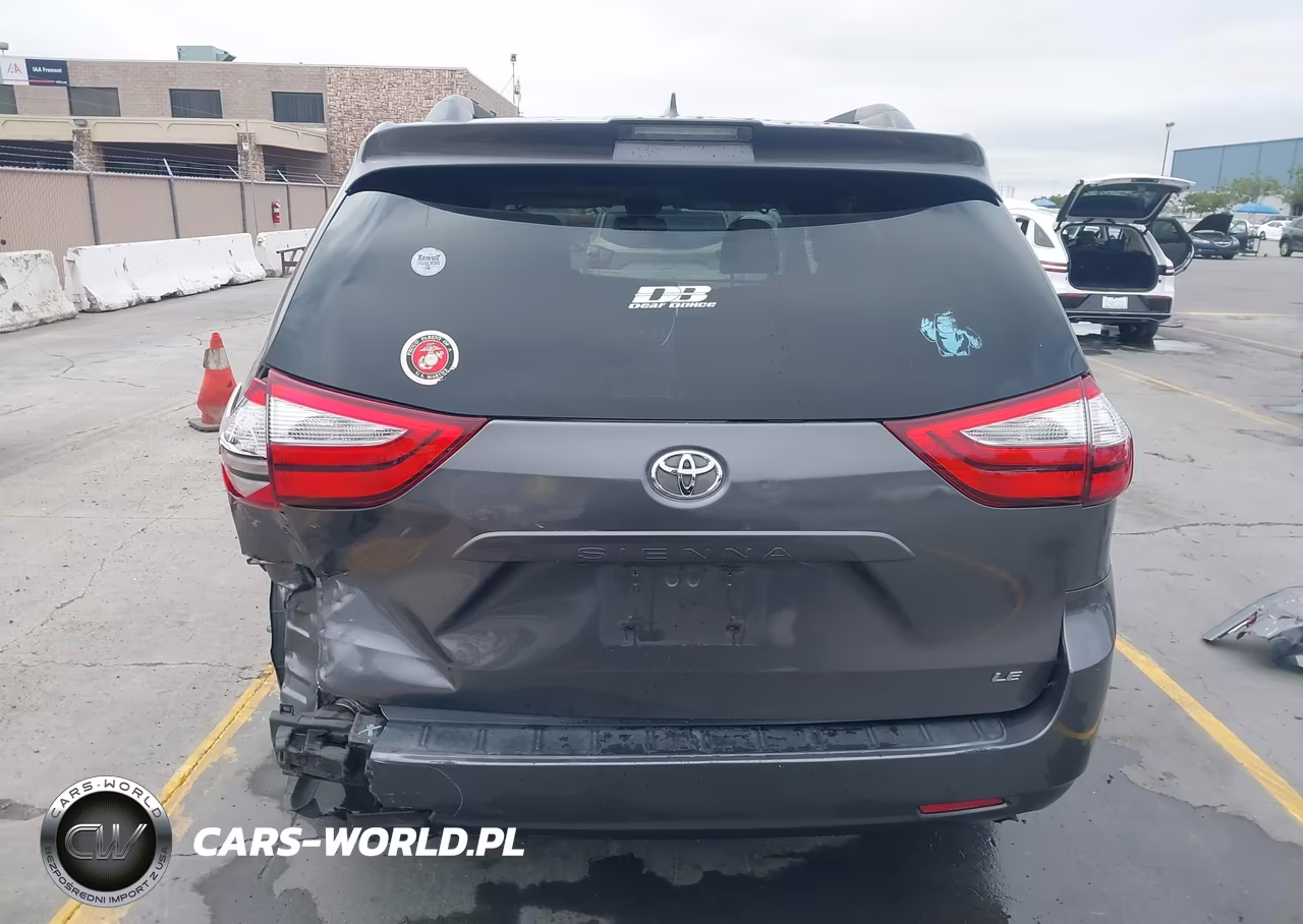 2019 Toyota Sienna Le 8 Passenger VIN:5TDKZ3DC2KS014938 - 17