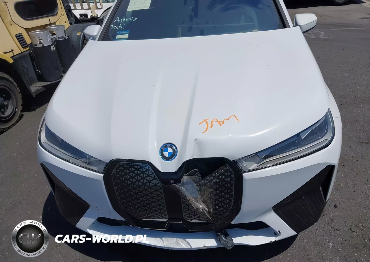 2023 BMW Ix xDrive50 VIN:WB523CF07PCM98307 - 10