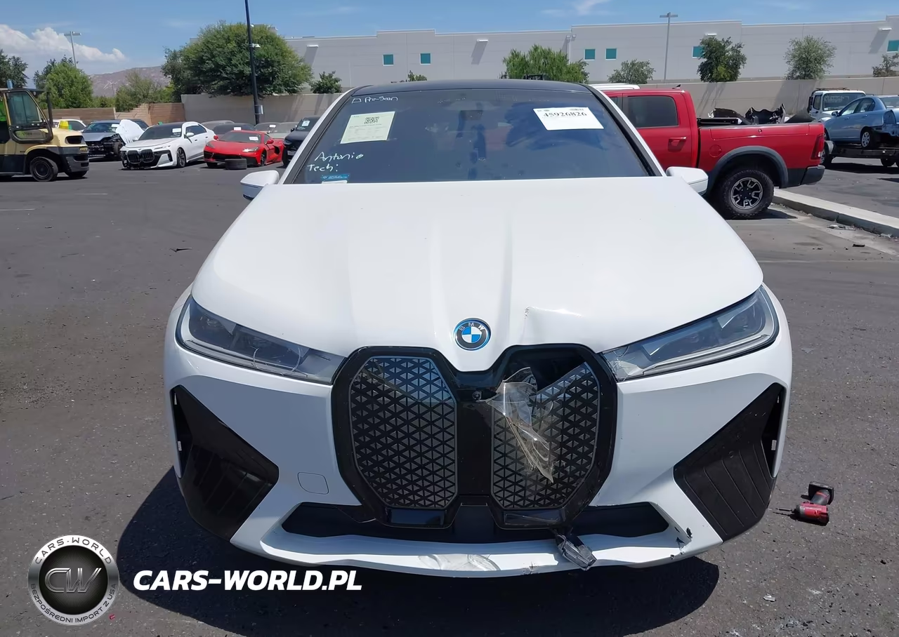 2023 BMW Ix xDrive50 VIN:WB523CF07PCM98307 - 12