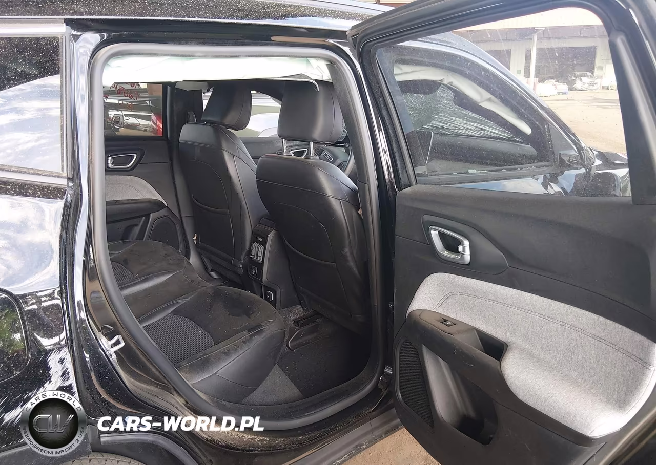 2025 Jeep Compass Latitude 4X4 VIN:3C4NJDBN1ST534634 - 8