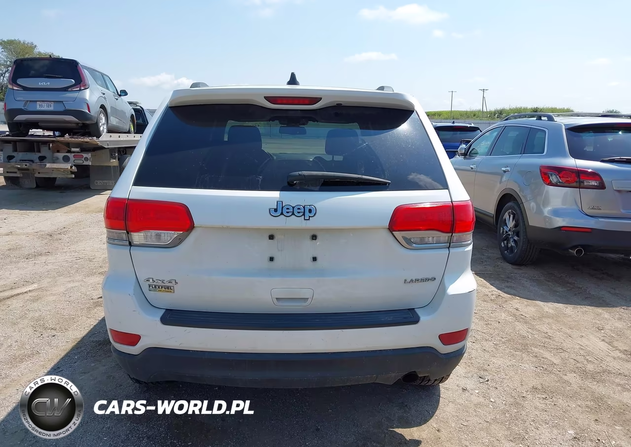 2015 Jeep Grand Cherokee Laredo VIN:1C4RJFAG0FC889182 - 16