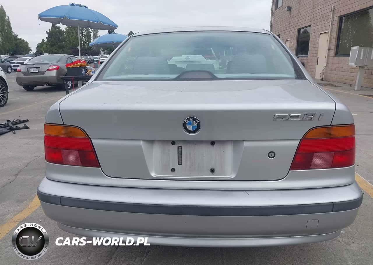 2000 BMW 528Ia VIN:WBADM6342YGV03536 - 17