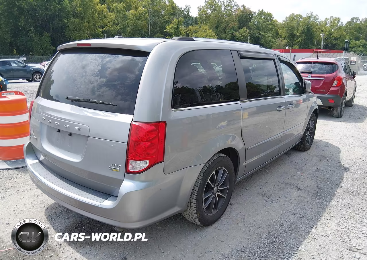 2017 Dodge Grand Caravan Sxt VIN:2C4RDGCG1HR589641 - 4