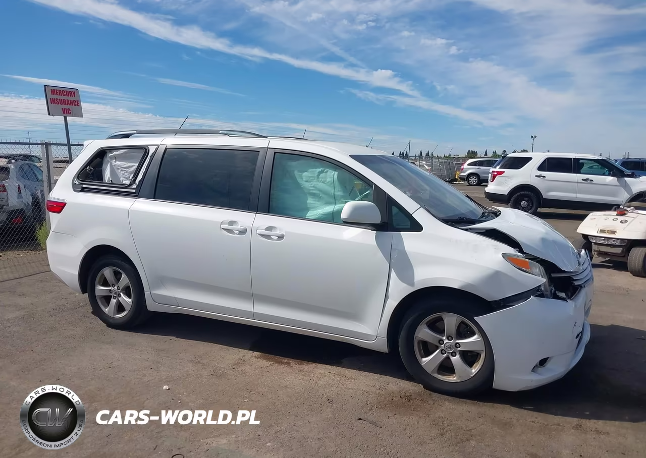 2016 Toyota Sienna Le 8 Passenger VIN:5TDKK3DC4GS712320 - 13