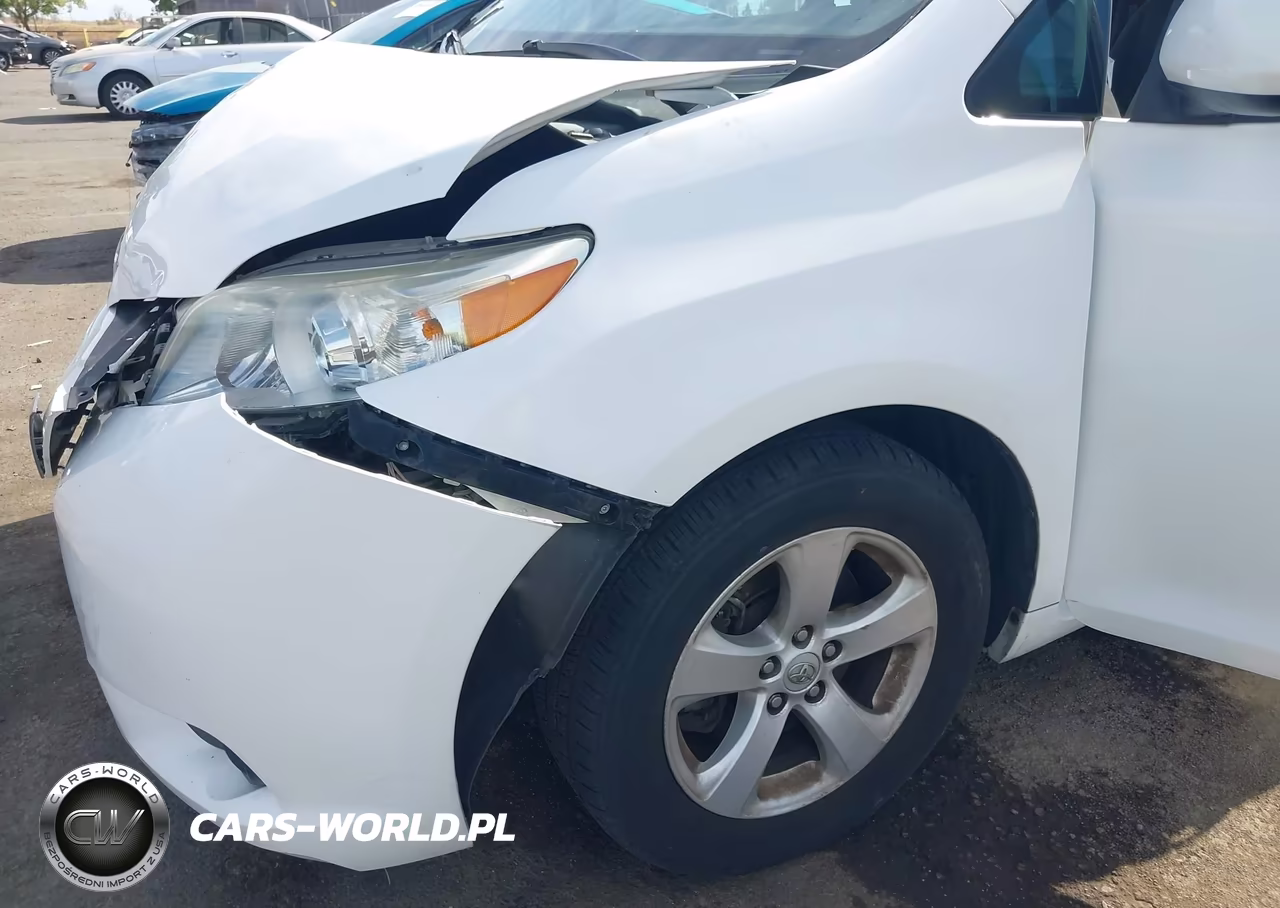 2016 Toyota Sienna Le 8 Passenger VIN:5TDKK3DC4GS712320 - 6