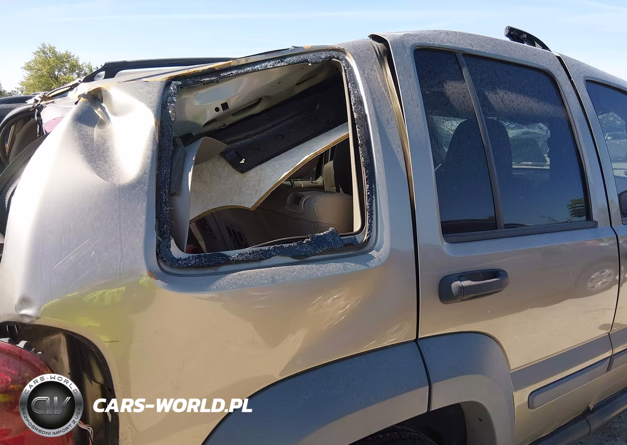 2005 Jeep Liberty Sport VIN:1J4GL48K95W716719 - 15