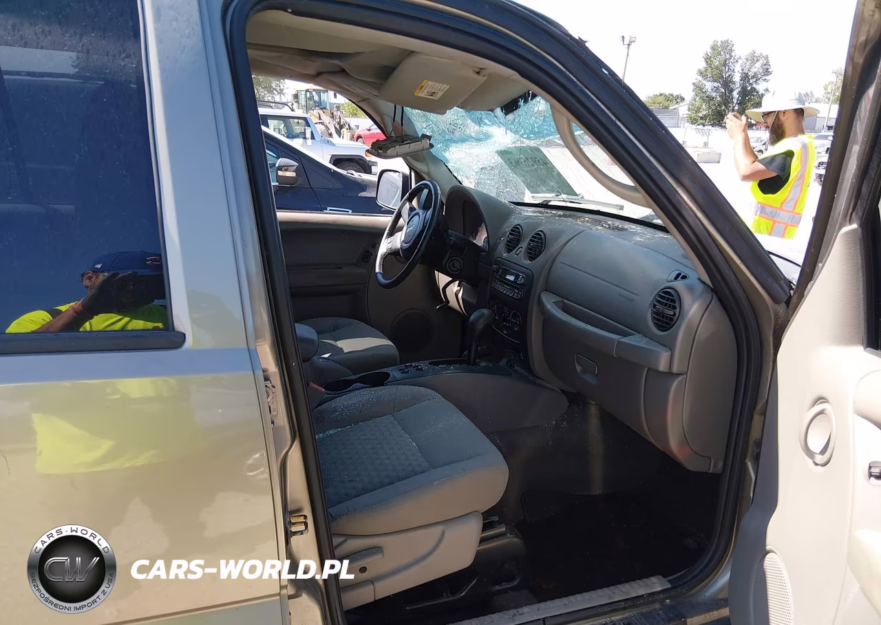 2005 Jeep Liberty Sport VIN:1J4GL48K95W716719 - 5