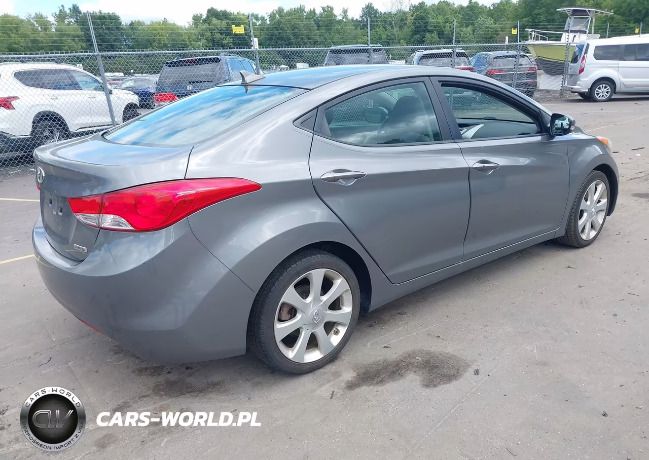 2013 Hyundai Elantra Limited VIN:5NPDH4AE9DH454400 - 4
