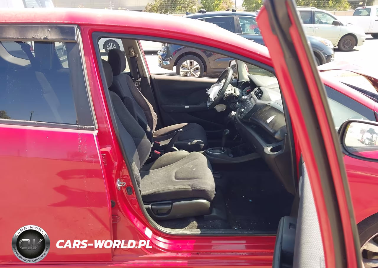 2013 Honda Fit Sport VIN:JHMGE8H5XDC043326 - 5