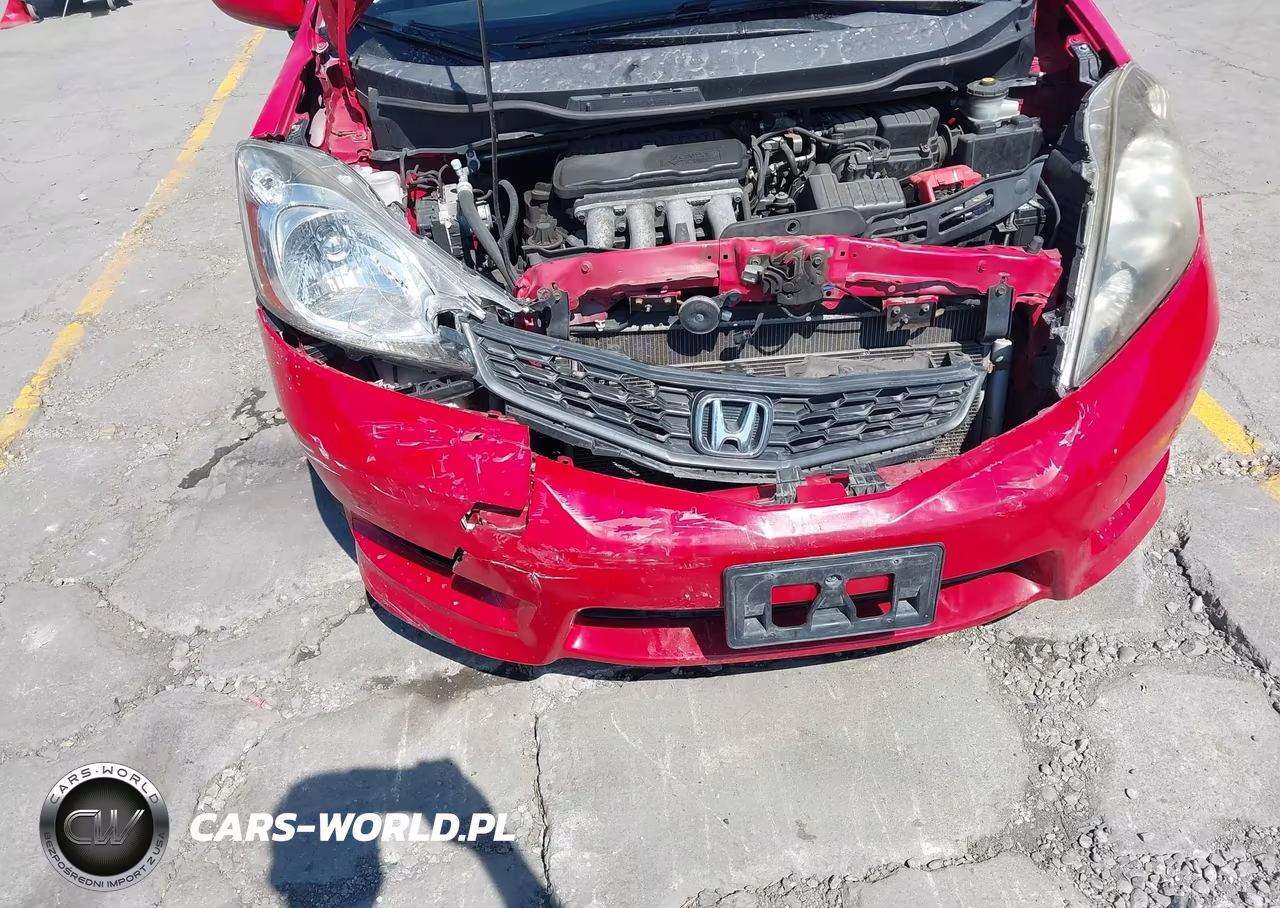 2013 Honda Fit Sport VIN:JHMGE8H5XDC043326 - 6